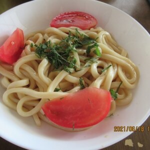 たっぷりトマトの冷やしうどん